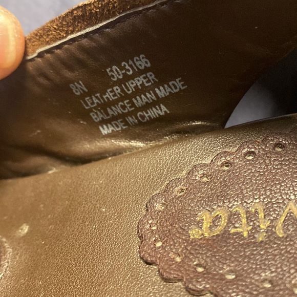 Bella Vita Peep Toe Sling Back Brown Leather Heels size 8 Narrow - Picture 10 of 11